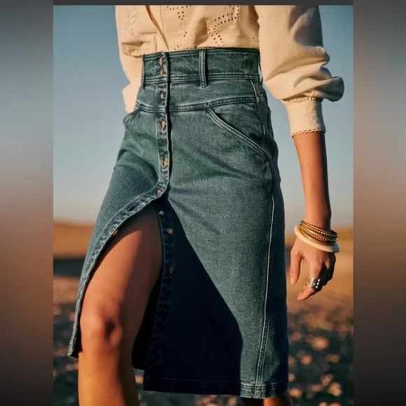 Sezane Jona Skirt in Light Blue Denim - Picture 3 of 16